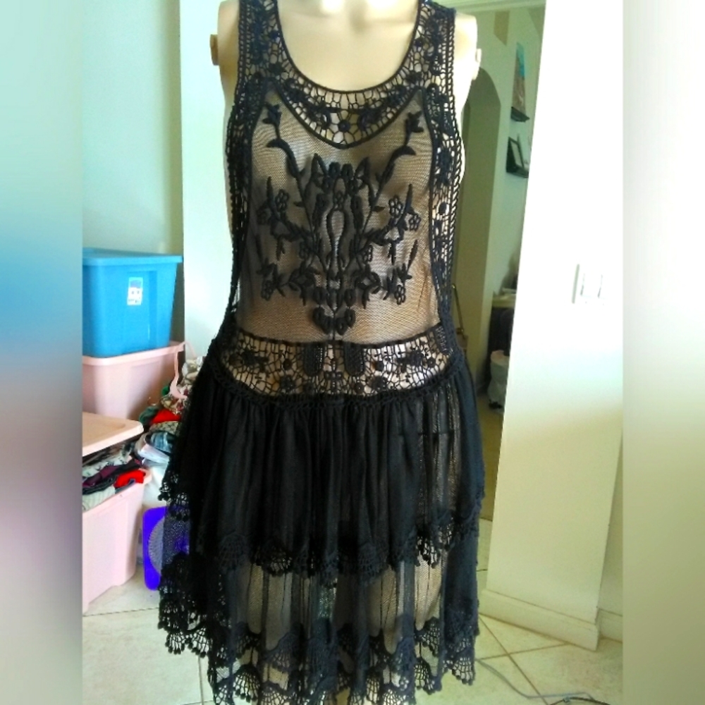BNWOT ALL LACE / MESH  SHEER TOP BY TOBI SZ. SM TOO SEXY BEAUTIFUL!!